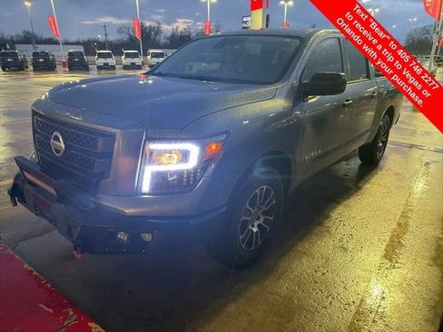 Used 2022 Nissan Titan SV image 1