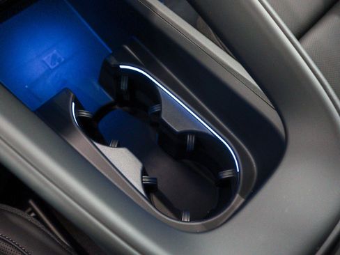 New 2025 Porsche Macan 4 Electric image 18