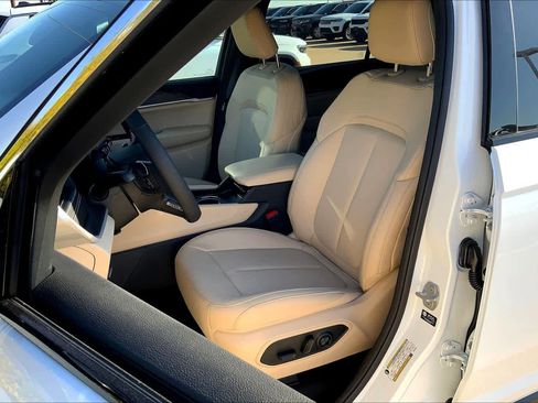 New 2025 Jeep Grand Cherokee L Limited image 9