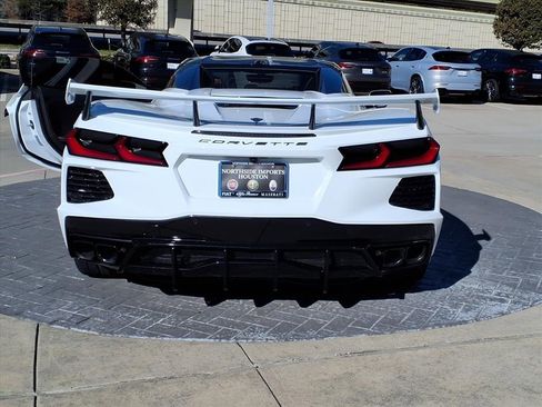 Used 2021 Chevrolet Corvette Stingray Convertible w/ Z51 Performance Package image 9