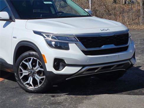 Used 2022 Kia Seltos EX AWD/4WD image 2