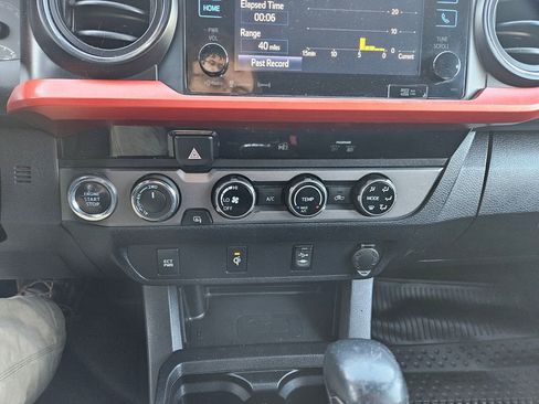 Used 2016 Toyota Tacoma TRD Off-Road image 15