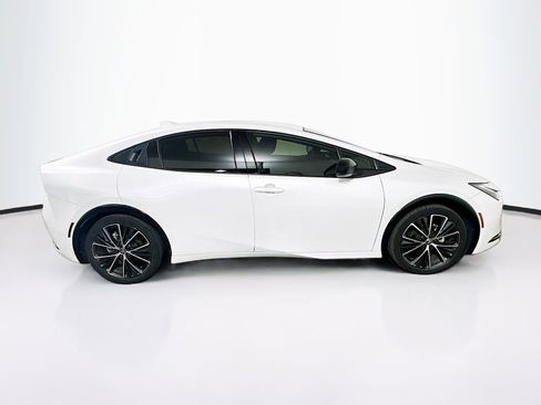 Used 2024 Toyota Prius XLE FWD image 10