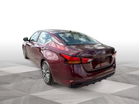 Used 2025 Nissan Altima 2.5 SV FWD image 6