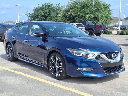 Used 2017 Nissan Maxima Platinum w/ Medallion Package FWD image 3