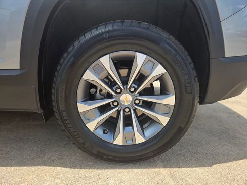 Used 2026 Chevrolet Equinox LT AWD/4WD image 32
