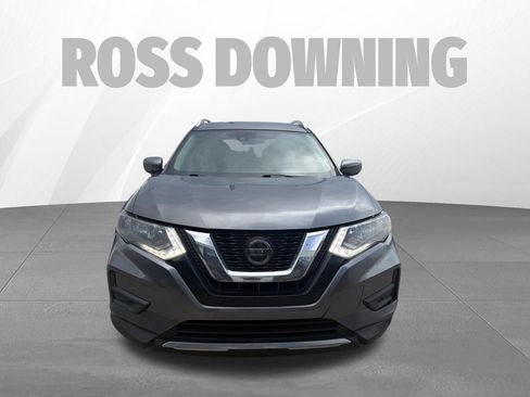 Used 2020 Nissan Rogue SV FWD image 2
