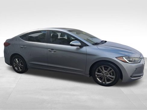 Used 2017 Hyundai Elantra Value Edition w/ Cargo Package FWD image 3