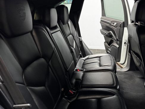 Used 2018 Porsche Cayenne image 49