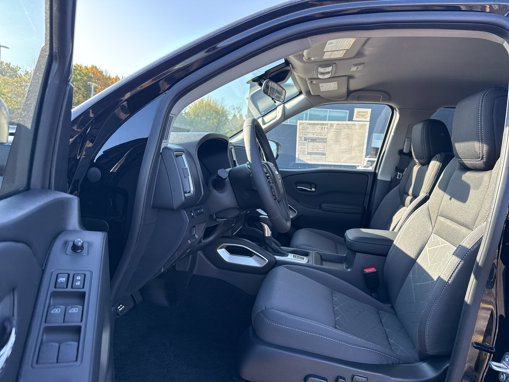 New 2027 Nissan Frontier SV w/ SV Convenience Package AWD/4WD image 4
