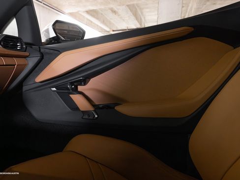 Used 2024 Lamborghini Revuelto image 35