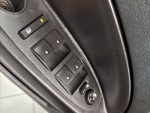 Used 2011 Chevrolet HHR LT image 13