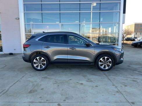 Used 2024 Ford Escape Platinum image 4