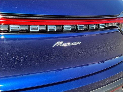 Used 2024 Porsche Macan image 22