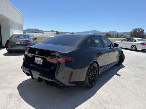 Used 2025 BMW M5 w/ Carbon Package image 4