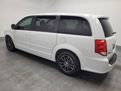 Used 2016 Dodge Grand Caravan SXT FWD image 3
