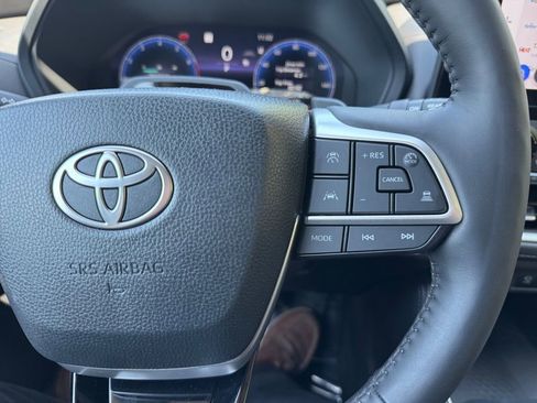 Used 2025 Toyota Grand Highlander AWD image 30