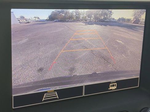 Used 2023 GMC Acadia SLE w/ Driver Convenience Package image 20