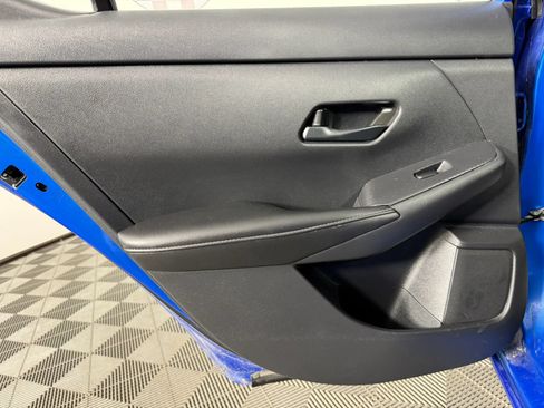Used 2025 Nissan Sentra SV FWD image 39