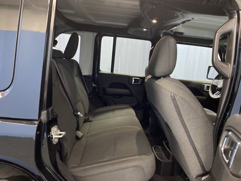 Certified 2025 Jeep Wrangler Sahara image 35