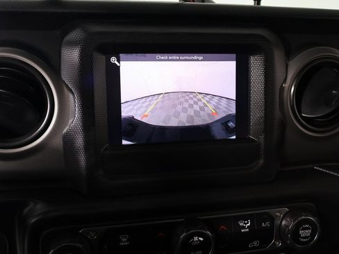 Used 2023 Jeep Gladiator Willys image 6