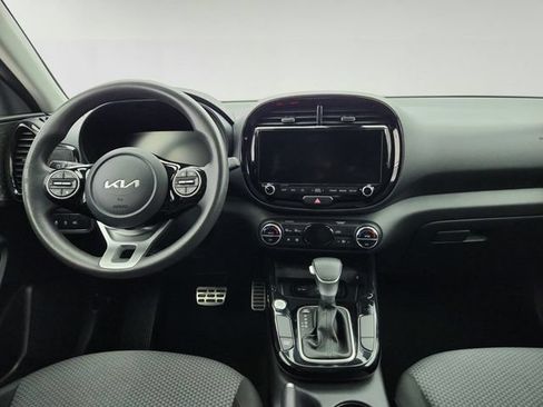 Used 2023 Kia Soul S FWD image 13