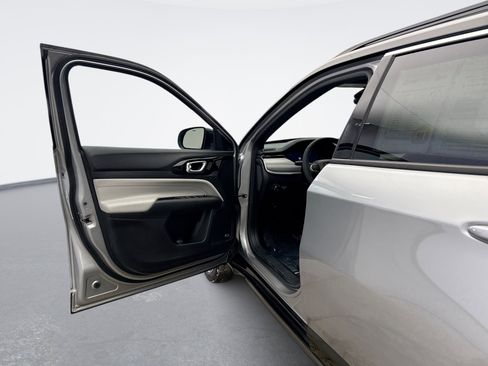 Used 2023 Jeep Compass Limited w/ Elite Group image 9