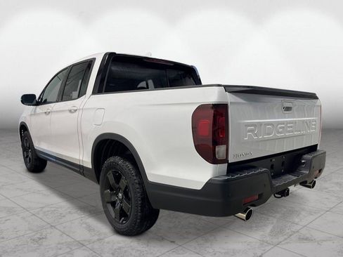New 2026 Honda Ridgeline Black Edition image 3