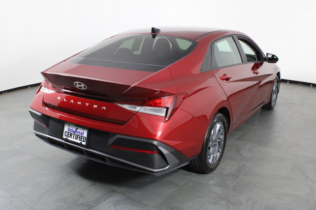 Certified 2024 Hyundai Elantra SEL FWD image 4