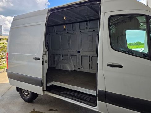Used 2021 Mercedes-Benz Sprinter 2500 image 18