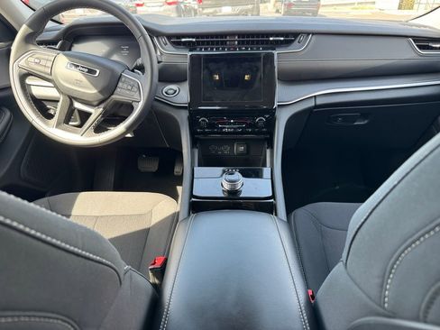 Used 2023 Jeep Grand Cherokee Laredo w/ MOPAR Finishing Package image 20