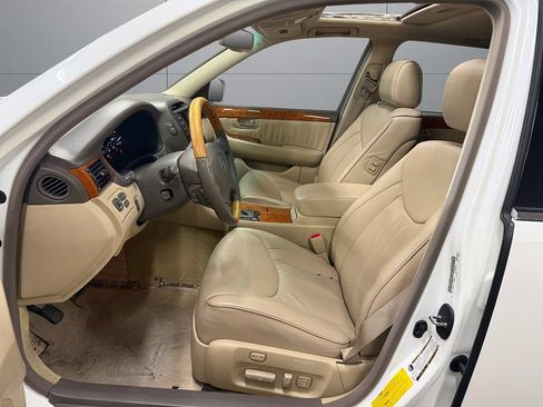 Used 2004 Lexus LS 430 w/ Modern Luxury Pkg RWD image 10