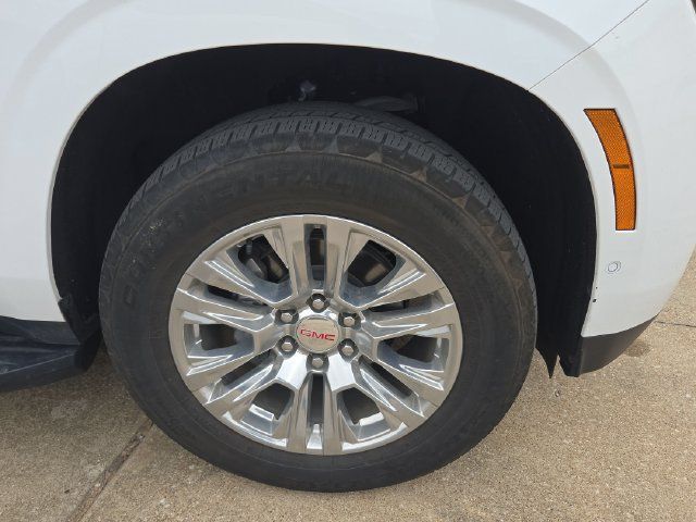 Used 2025 GMC Yukon Denali RWD image 4