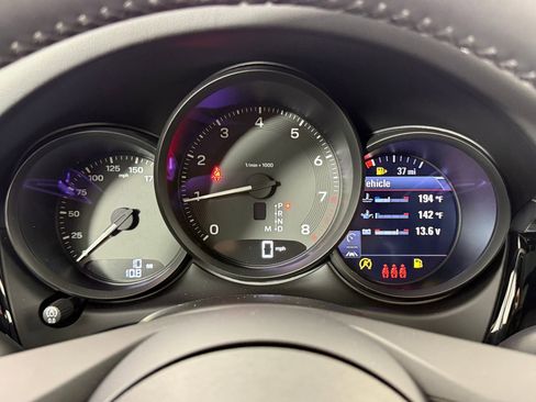 New 2026 Porsche Macan image 23