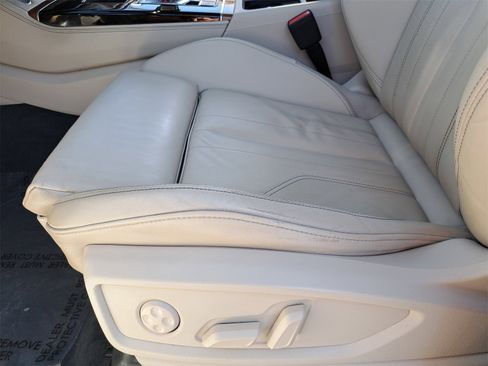 Used 2023 Audi Q5 e Premium Plus w/ Premium Plus Package image 32