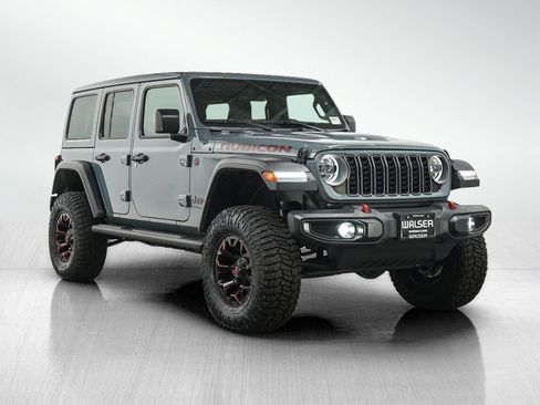 Used 2025 Jeep Wrangler Unlimited Rubicon w/ Convenience Group AWD/4WD image 7