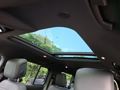 Certified 2025 Land Rover Defender 130 X-Dynamic SE image 14