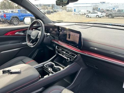 New 2026 Chevrolet Traverse RS w/ LPO, Floor Liner Package image 9