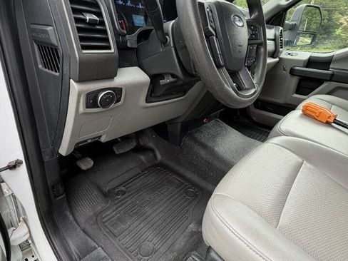 Used 2019 Ford F550 4x4 Regular Cab Super Duty image 24