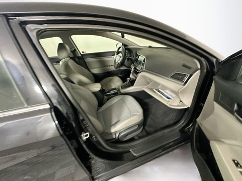 Used 2017 Hyundai Elantra Limited w/ Limited Tech Package 04 image 31