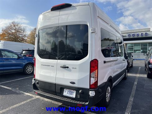 Used 2024 Ford Transit 350 XLT image 3