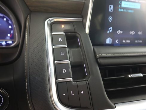 Used 2023 Chevrolet Suburban Premier image 52