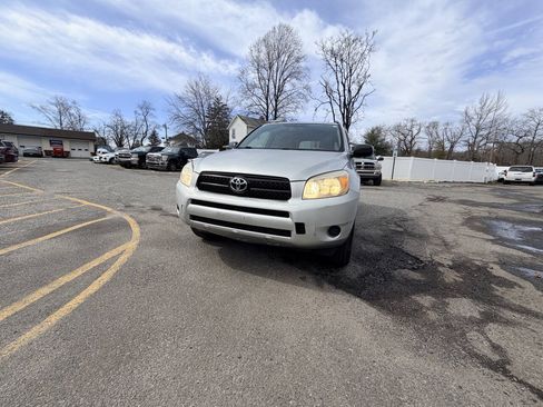 Used 2007 Toyota RAV4 4WD image 2