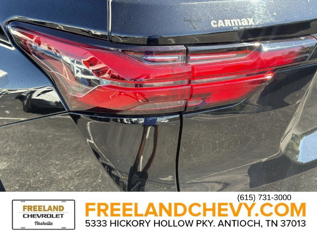 Used 2022 Chevrolet Traverse LT FWD image 11
