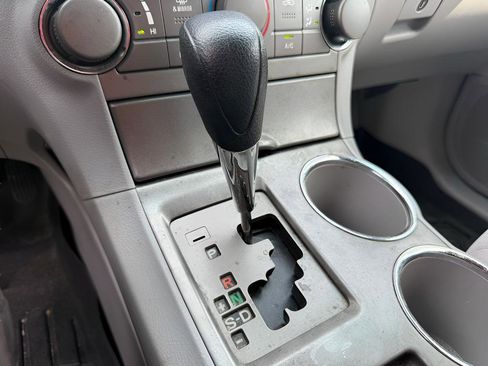 Used 2009 Toyota Highlander Limited image 30