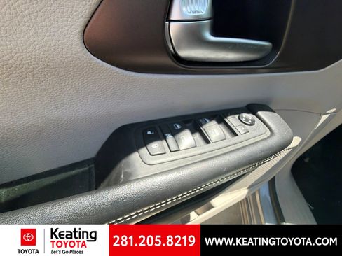 Used 2021 Chrysler Voyager Lxi FWD image 12