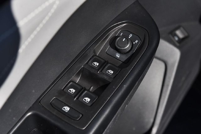Used 2024 Volkswagen Taos SEL AWD/4WD image 8