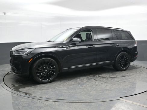 Used 2025 Lincoln Aviator Reserve w/ Equipment Group 201A image 10