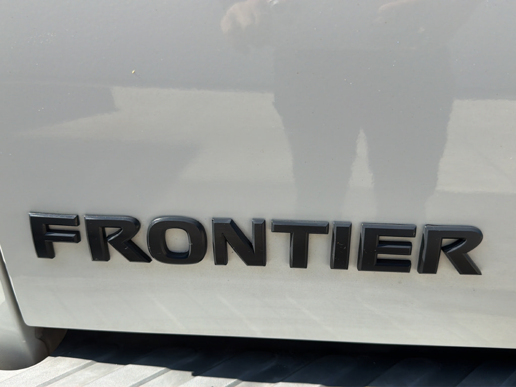 Used 2021 Nissan Frontier SV w/ Midnight Edition Floor Mats AWD/4WD image 46