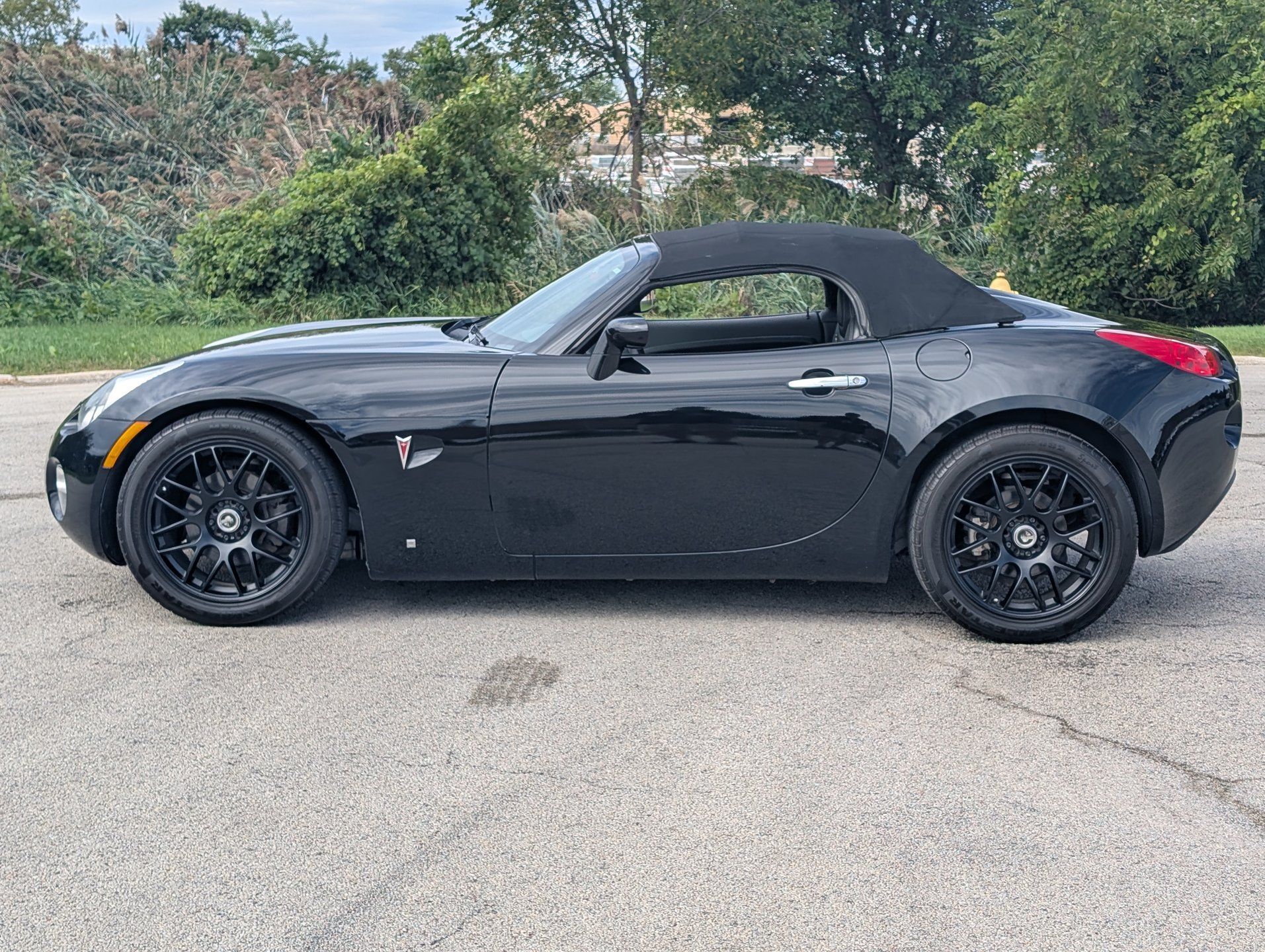 Used 2006 Pontiac Solstice Convertible w/ Premium Package RWD image 19